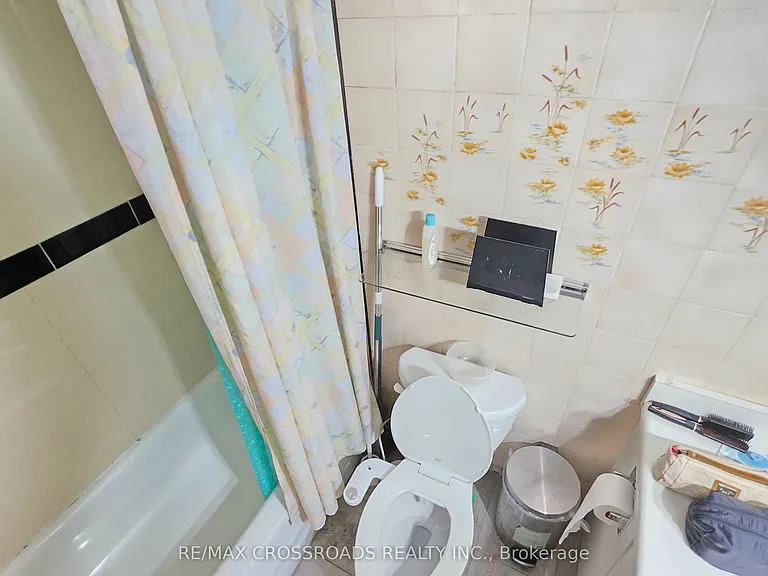 180 Markham Rd #921 — Photo 23