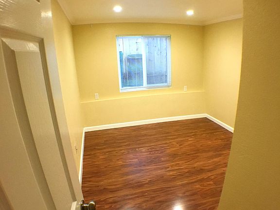 5th image of 73 Woodland Ave