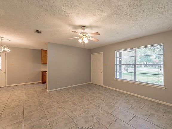 4th image of 3217 Heatherwood Dr
