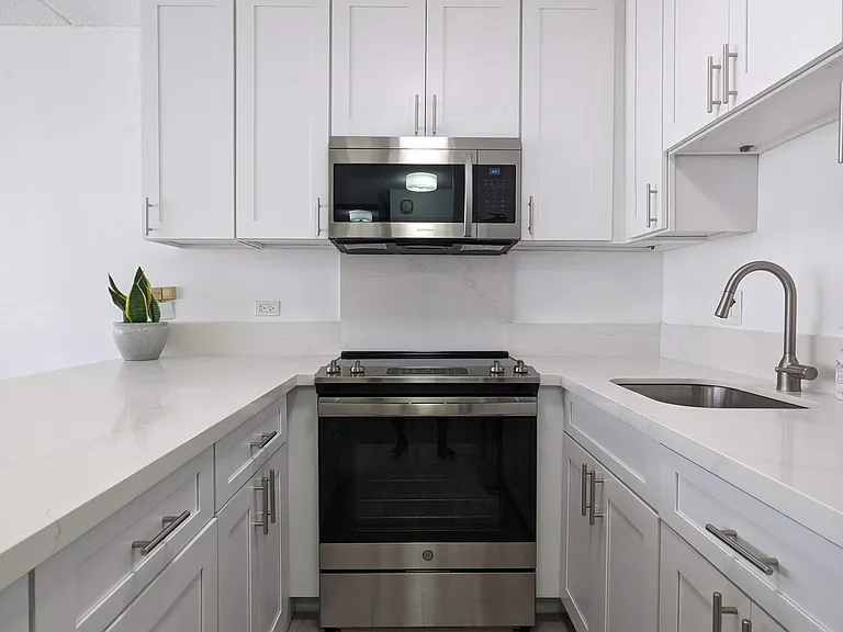 411 Hobron Ln #2409 — Photo 2