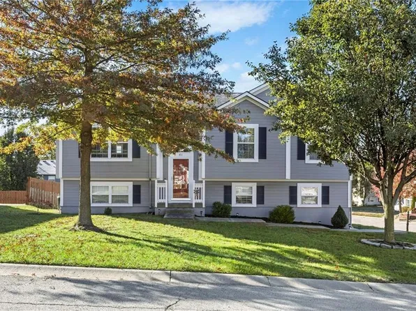 411 NW Europa Dr, Grain Valley, MO 64029