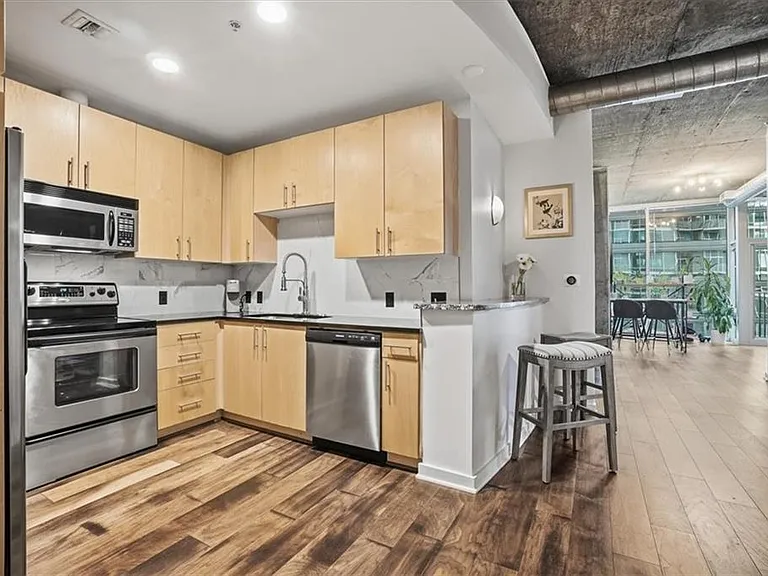923 Peachtree St NE #1221 — Photo 7