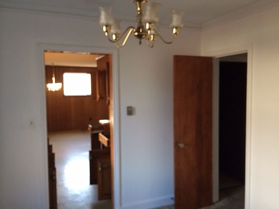 4th image of 1286 Salem St
