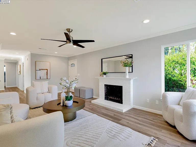 1827 Bandoni Ave — Photo 8
