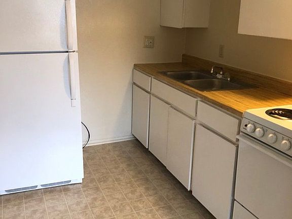 2nd image of 1408 Bundrant Dr APT 7