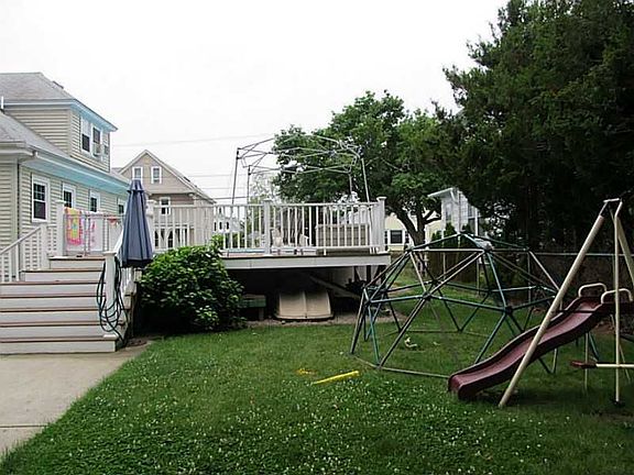 3rd image of 91 Waterman Ave