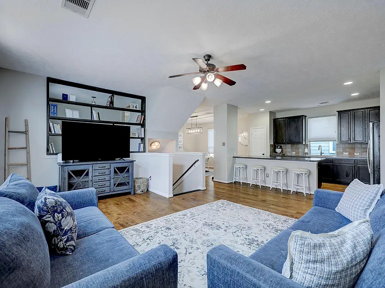 3323 Masters Point Dr — Photo 6