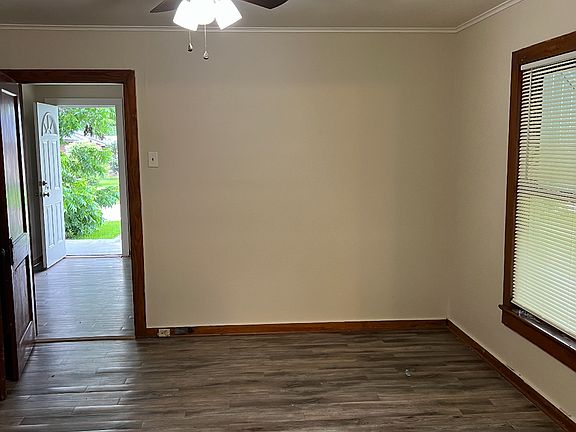 3rd image of 701 16th St Unit 1