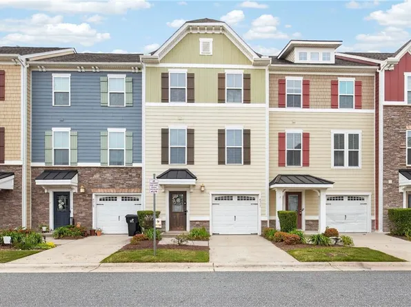 4317 Salt Marsh Ln, Chesapeake, VA 23324