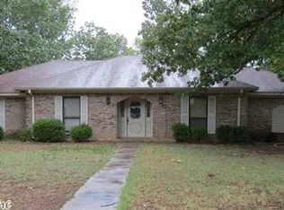6300 Mayfield Dr, Pine Bluff, AR 71603