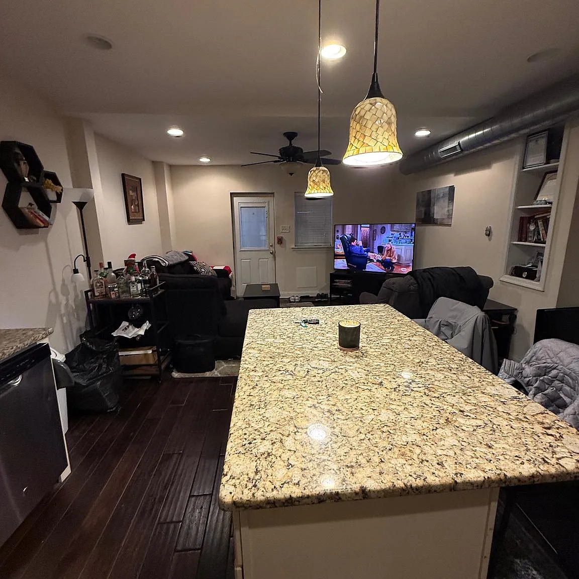 1 bed, 1.0 bath, 1100 sqft, $1,699 — Photo 4