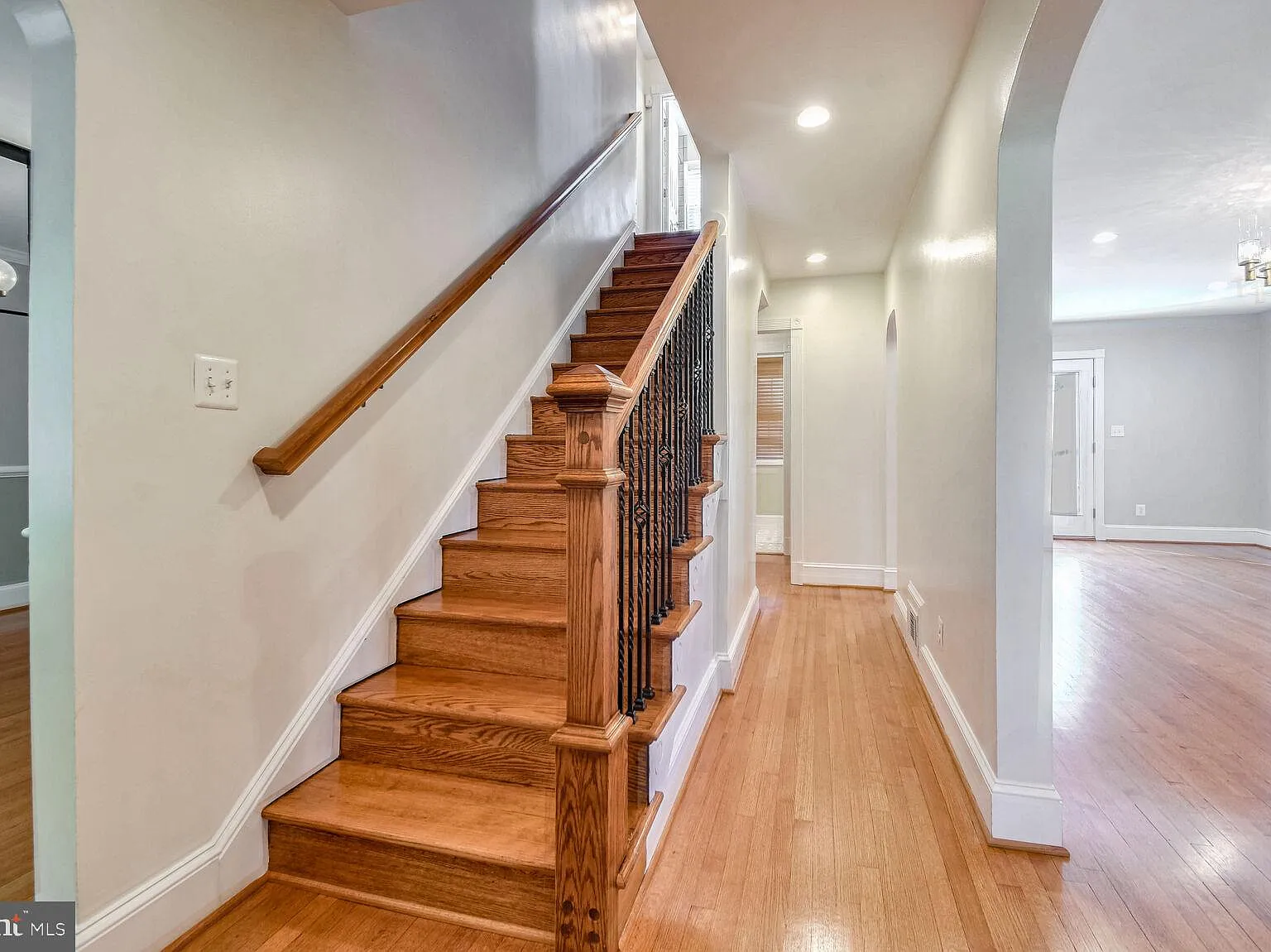 3 bed, 4.5 bath, 3060 sqft, $5,750 — Photo 3