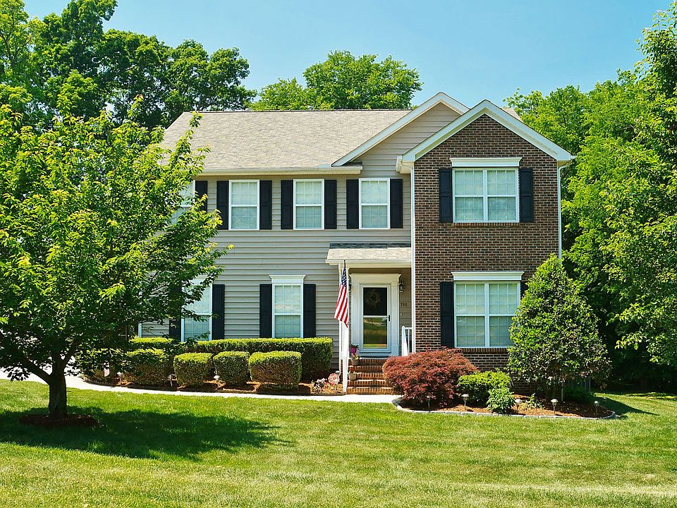 1st image of 706 Cloverfield Dr