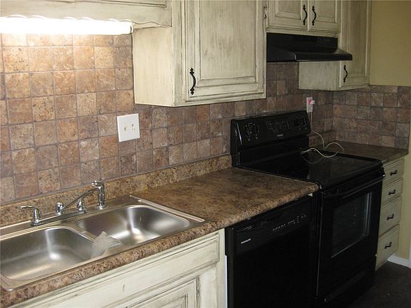5th image of 330 Willow Ave