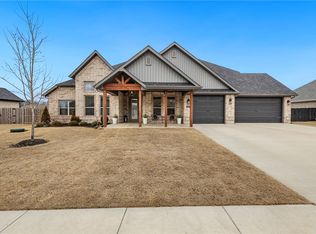 1170 Oak Bend Loop, Springdale, AR 72762