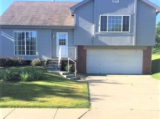 14513 Wirt St, Omaha, NE 68116