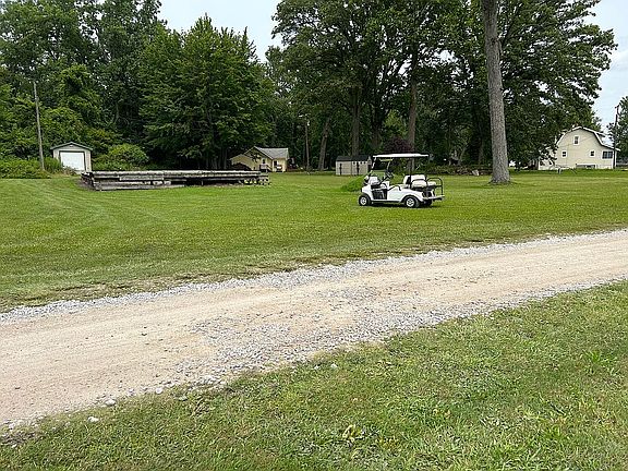 4th image of 122 Druid Dr