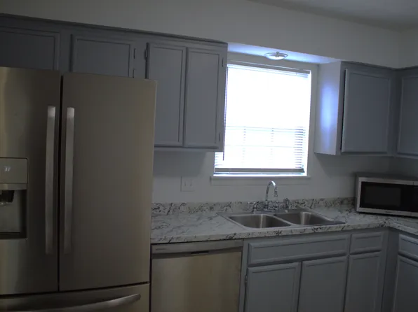 372 Circuit Ln Unit E, Newport News, VA 23608