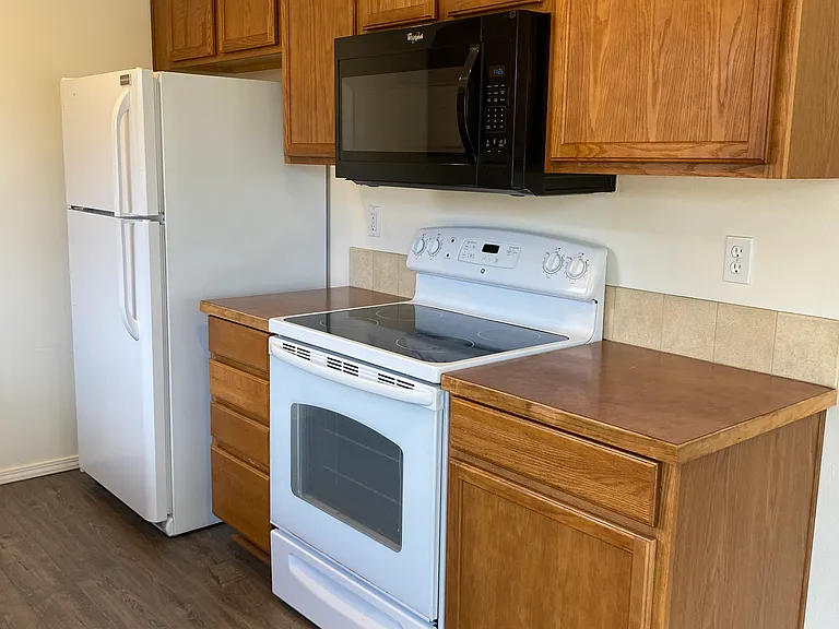 2501 NE 5th St — Photo 9