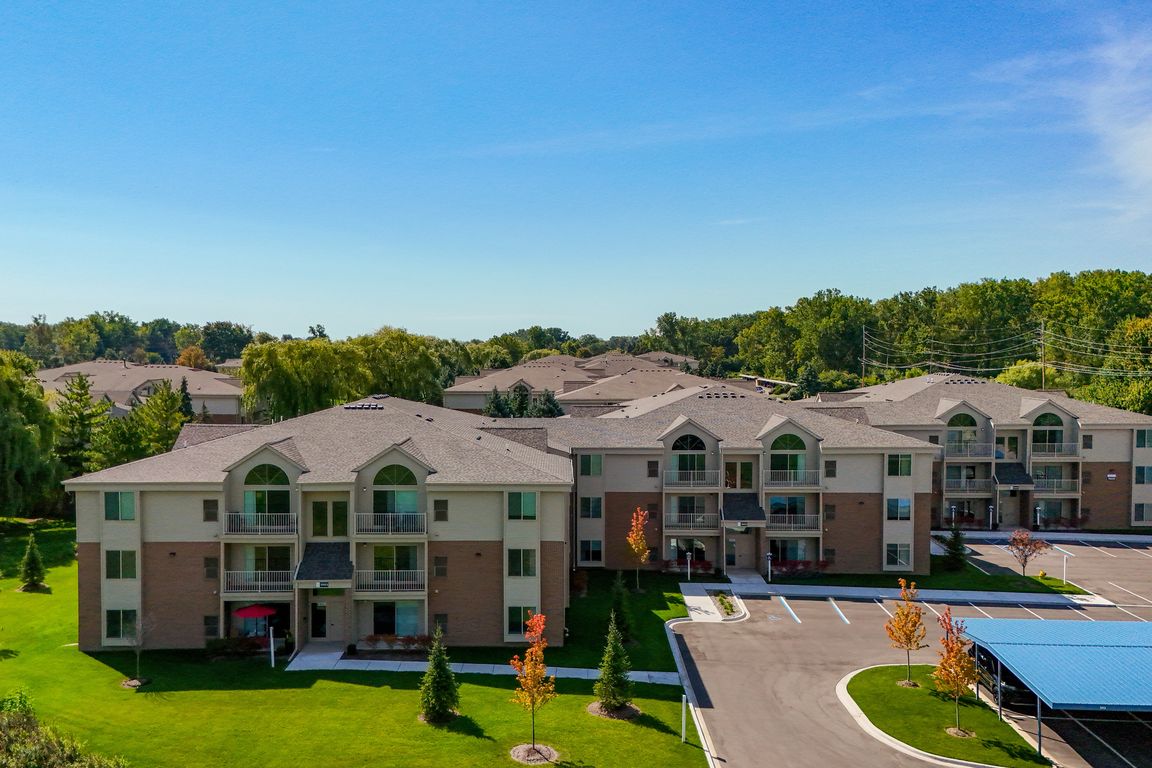 New Apartments for Rent at Prentiss Pointe Apartments in Harrison Township
