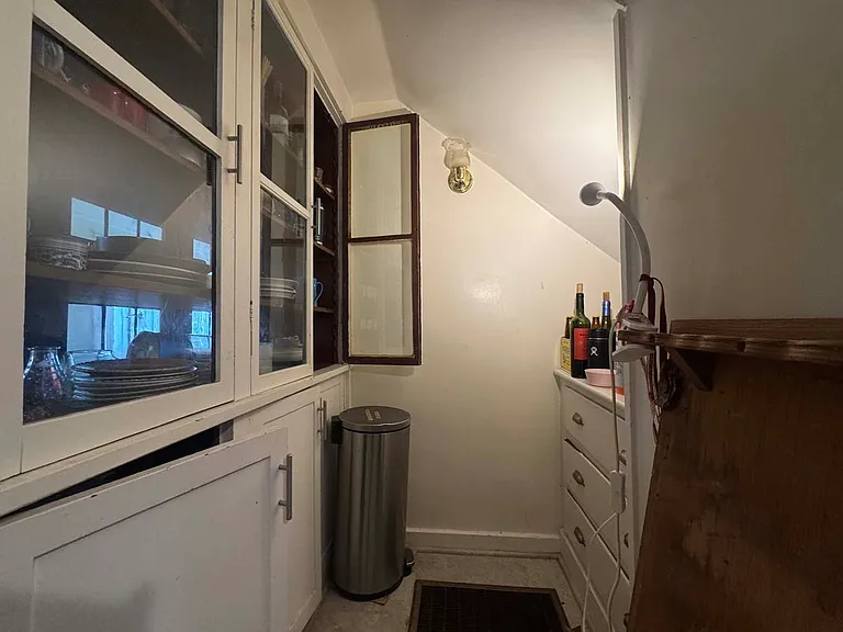 2836 Derby St — Photo 19