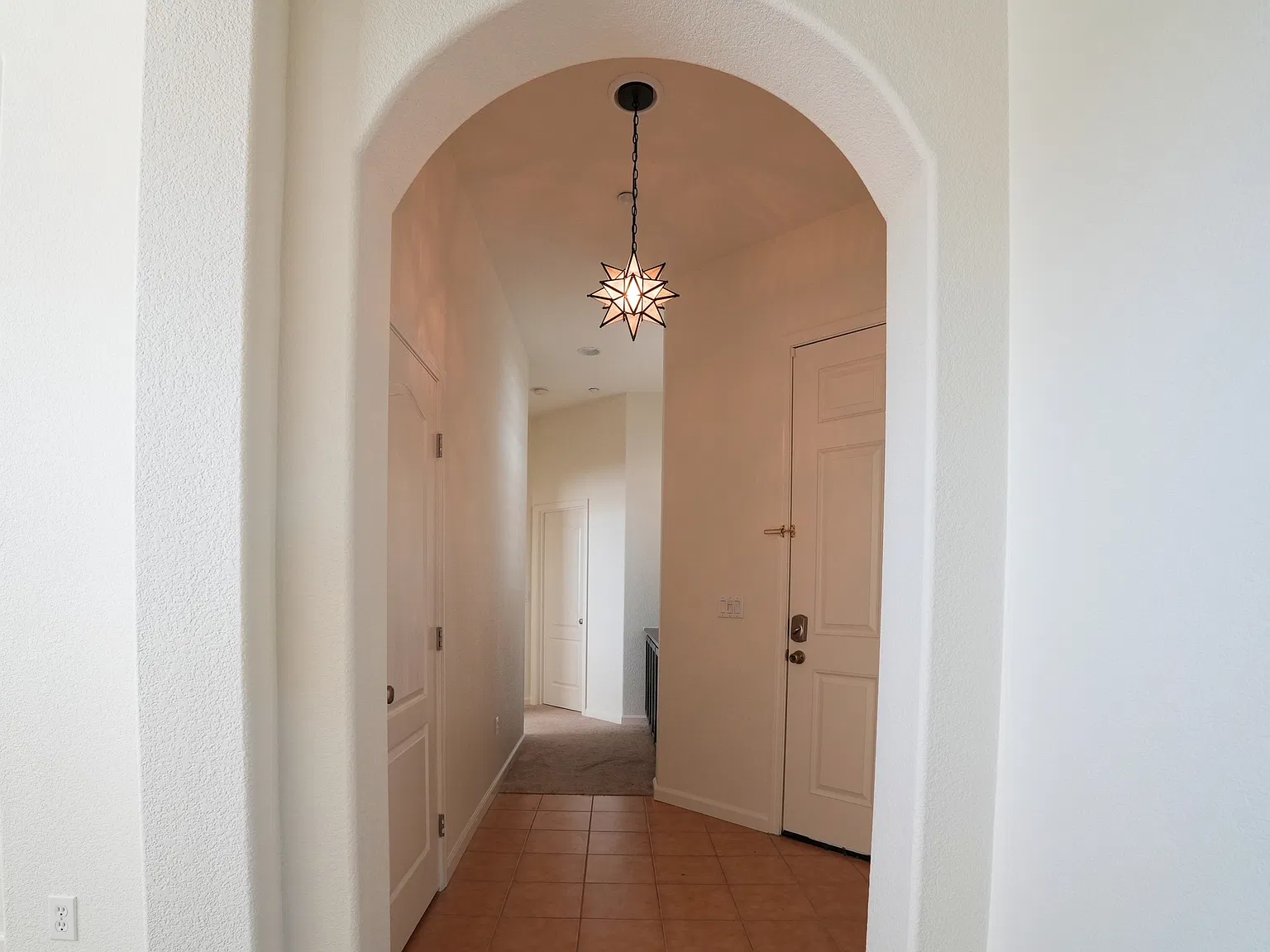 3 bed, 2073 sqft, $3,600 — Photo 3