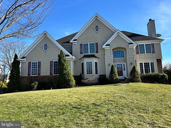 2nd image of 18 Foxcroft Way