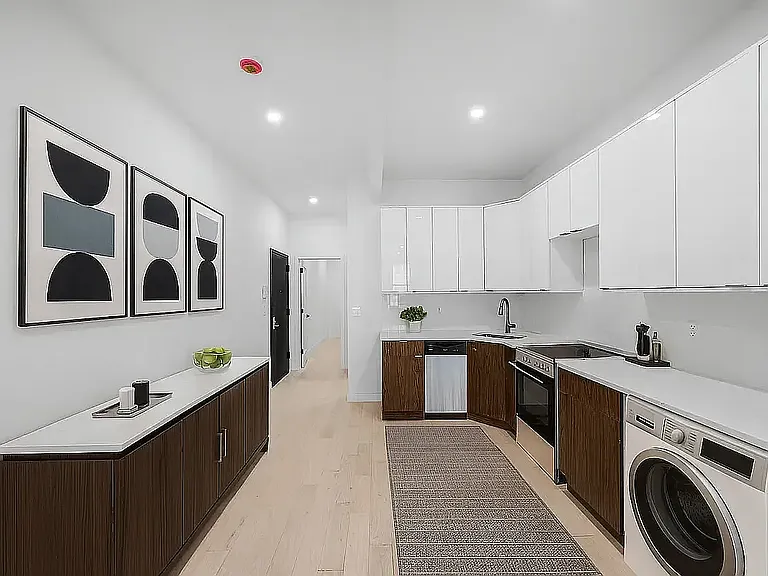 753 9th Ave #B3 — Photo 2
