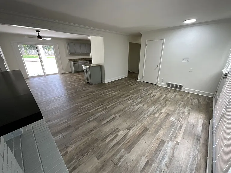 4026 Sedgewood Ln — Photo 5