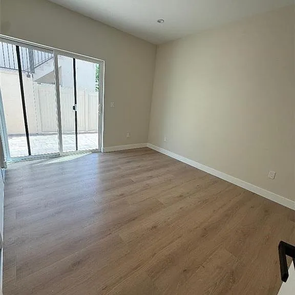7828 Kyle St — Photo 3