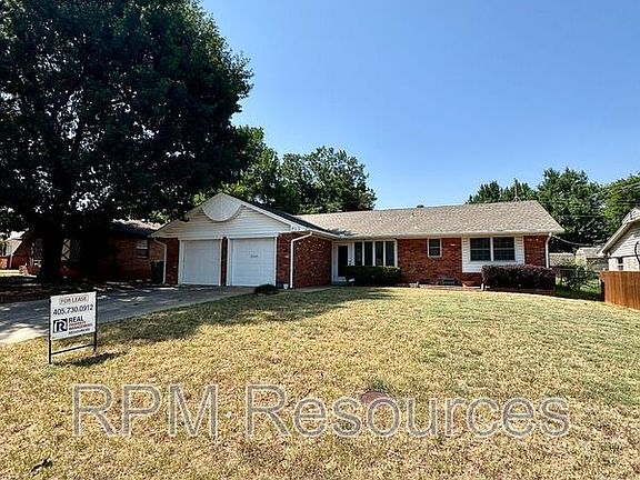2nd image of 405 Walnut Ave
