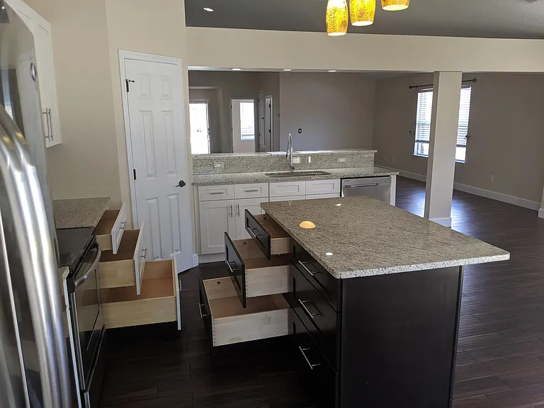 9511 Parker Place Dr — Photo 2