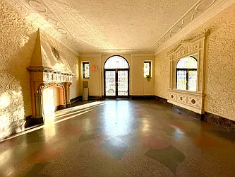 Rented by R New York