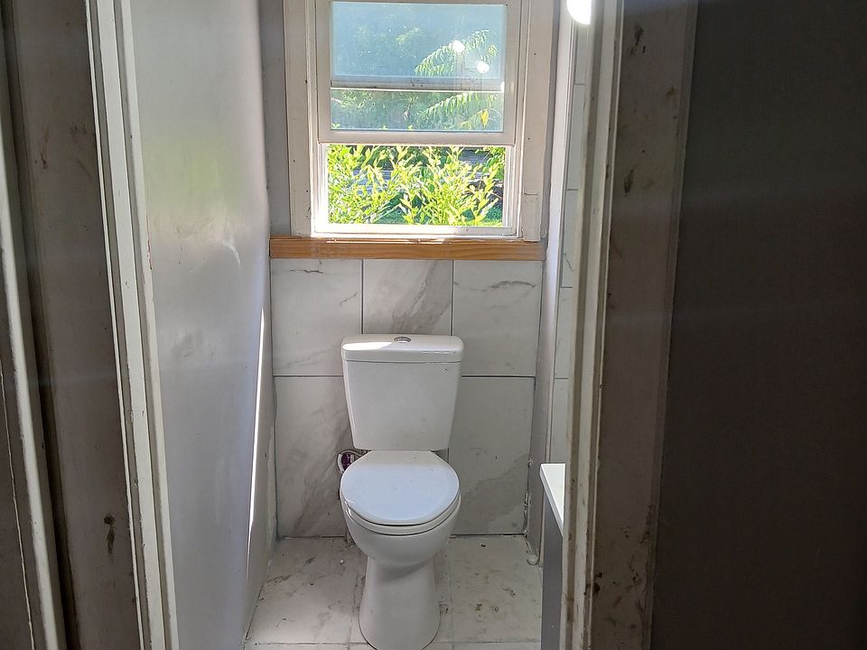 2nd image of 3682 Pennsylvania St