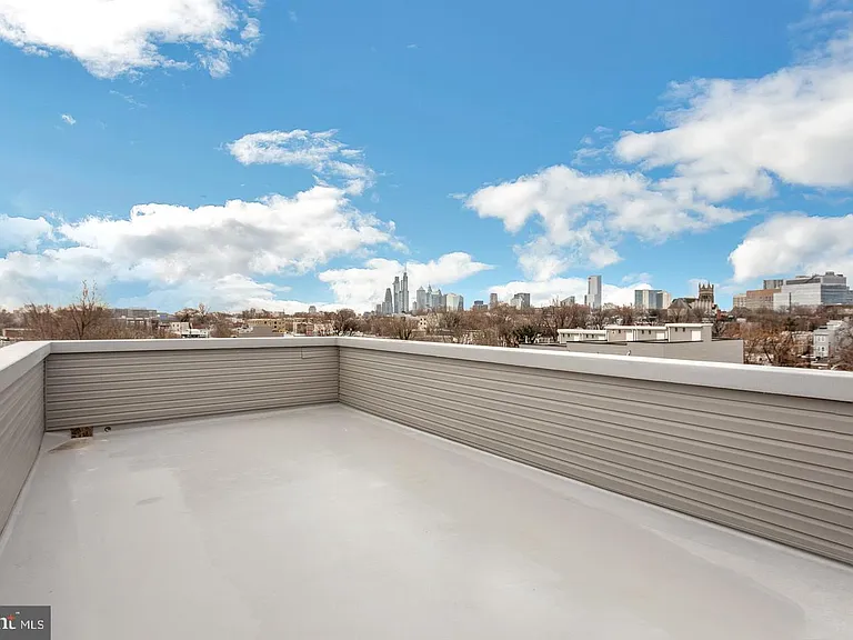 667 N 39th St #1 — Photo 10