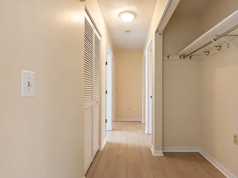 1005 Glade Rd — Photo 30