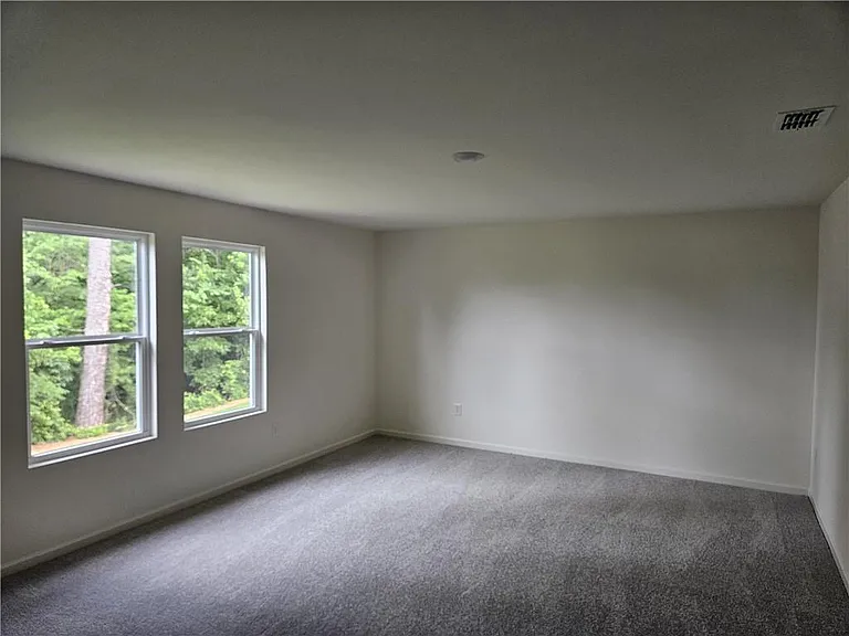 326 Silverton Dr — Photo 11