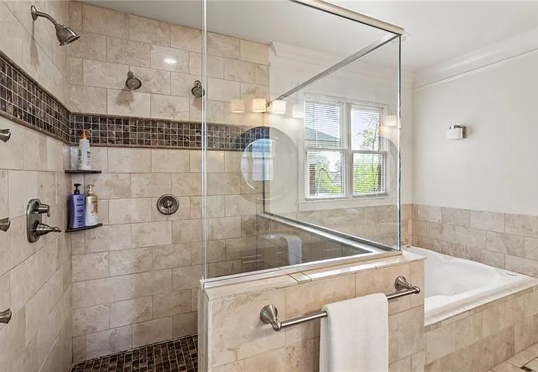 629 Boulevard NE — Photo 37