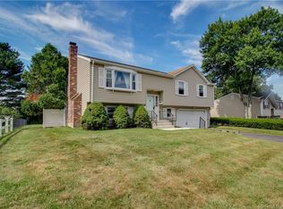 86 Knob Hill Rd, Meriden, CT 06451