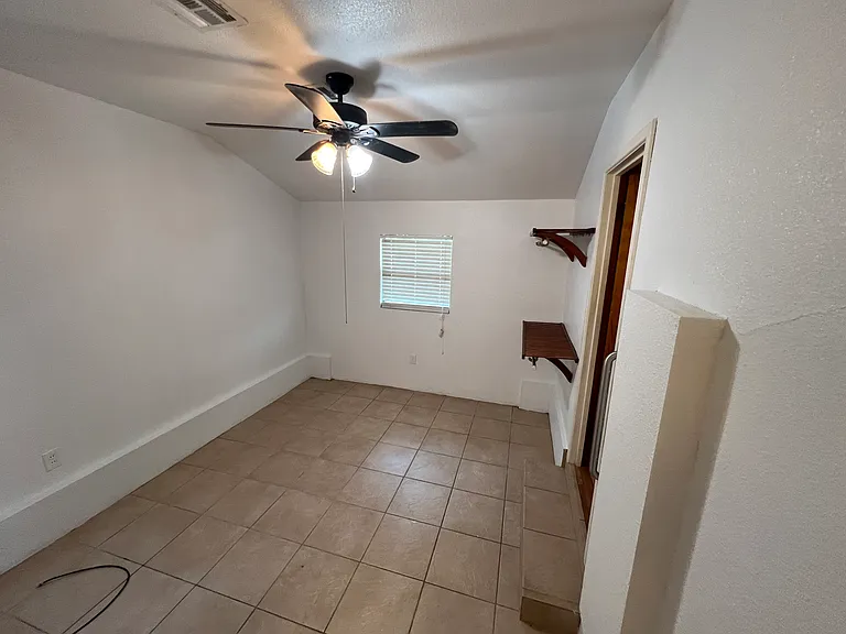 712 N Penelope St — Photo 6