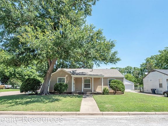 5th image of 3440 Brady Ave