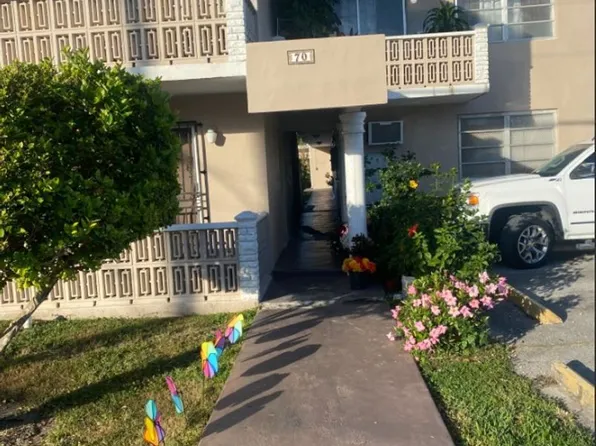 70 SW 30th Ave, 70 SW 30th Ave APT 12, Miami, FL 33135