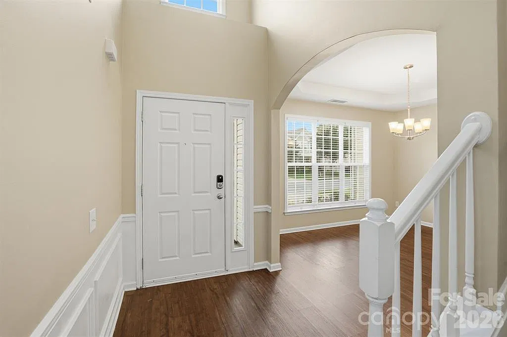 4 bed, 1701 sqft, $2,500 — Photo 4
