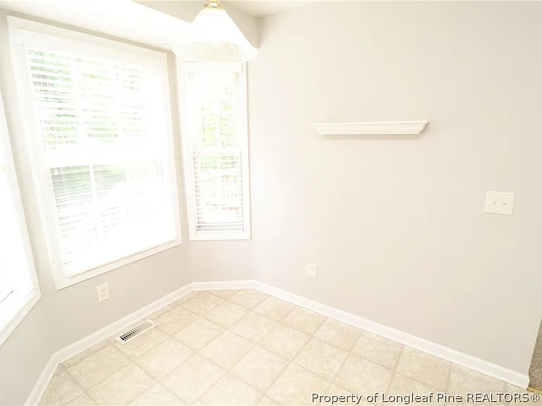 510 Wheeling Cir — Photo 12