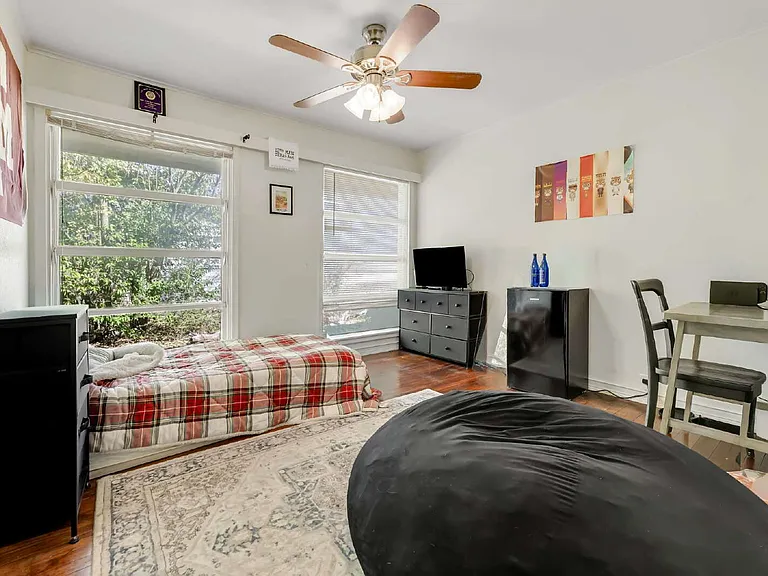 520 Helena St — Photo 8