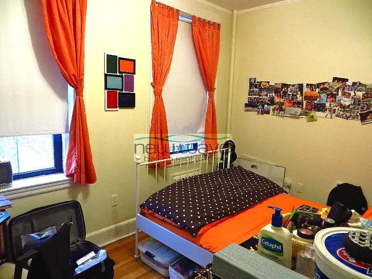 56 Queensberry St #5 — Photo 8
