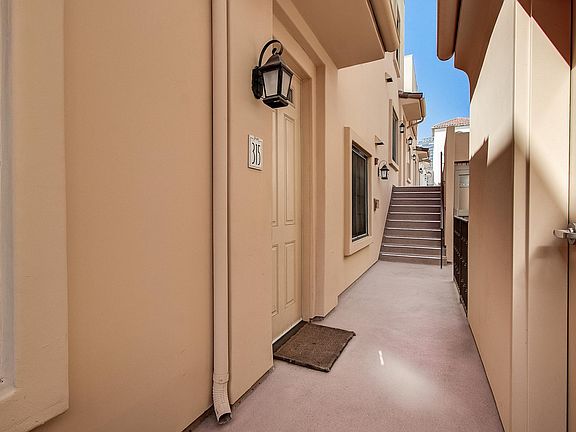 2nd image of 851 N San Vicente Blvd APT 315