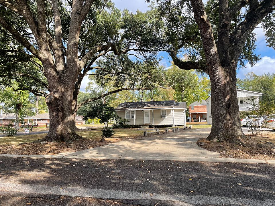 8509 Oliver front elevation.