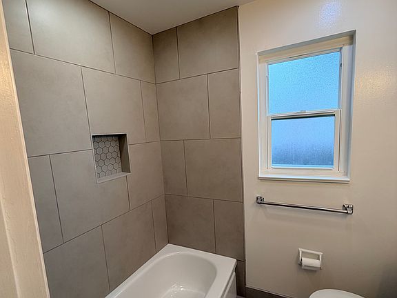 5th image of 3562 Elvas Ave