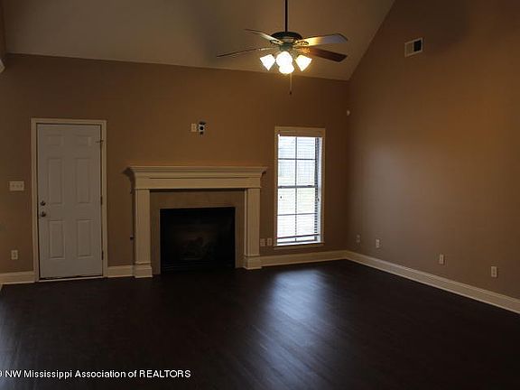 4th image of 1242 Heritage Dr S